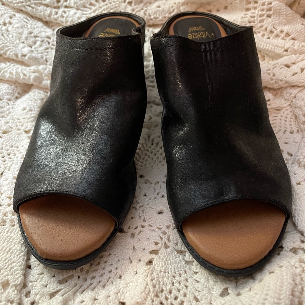 Size 10 med very soft and comfortable shoe - Picture 8 of 12